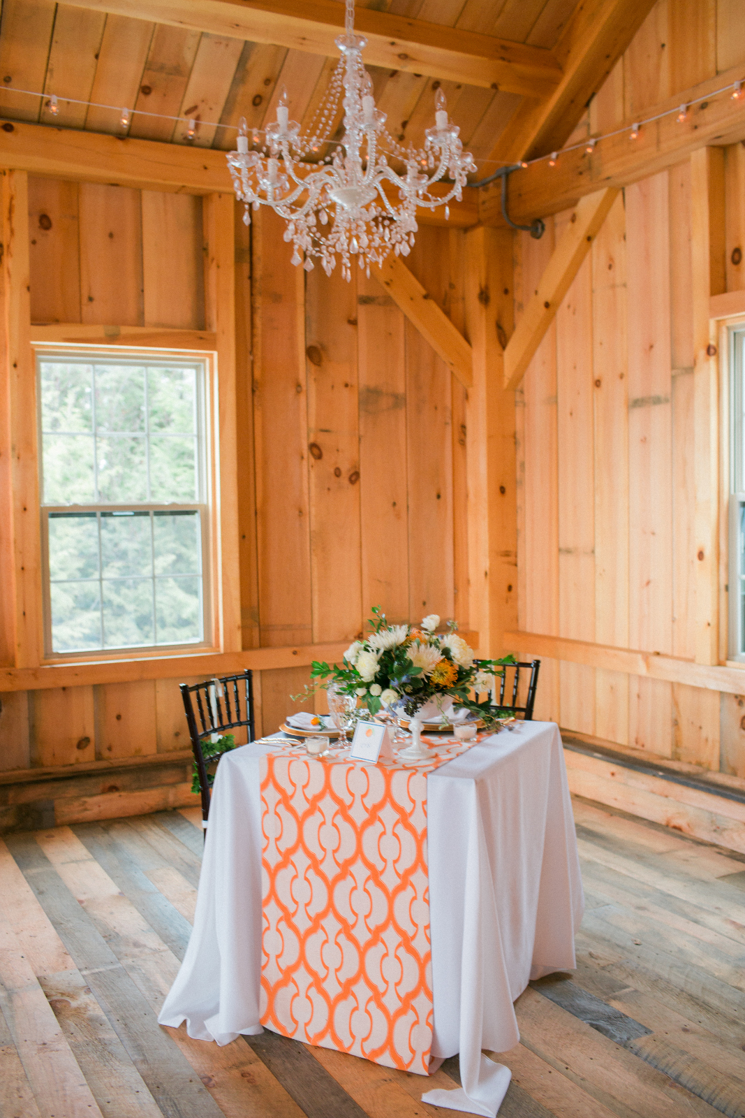 Barn Sweat heart table