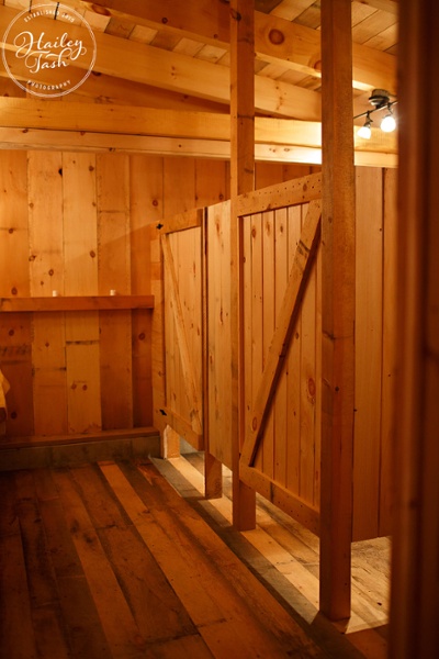 Maine Barn Wedding Venue with Bathrooms