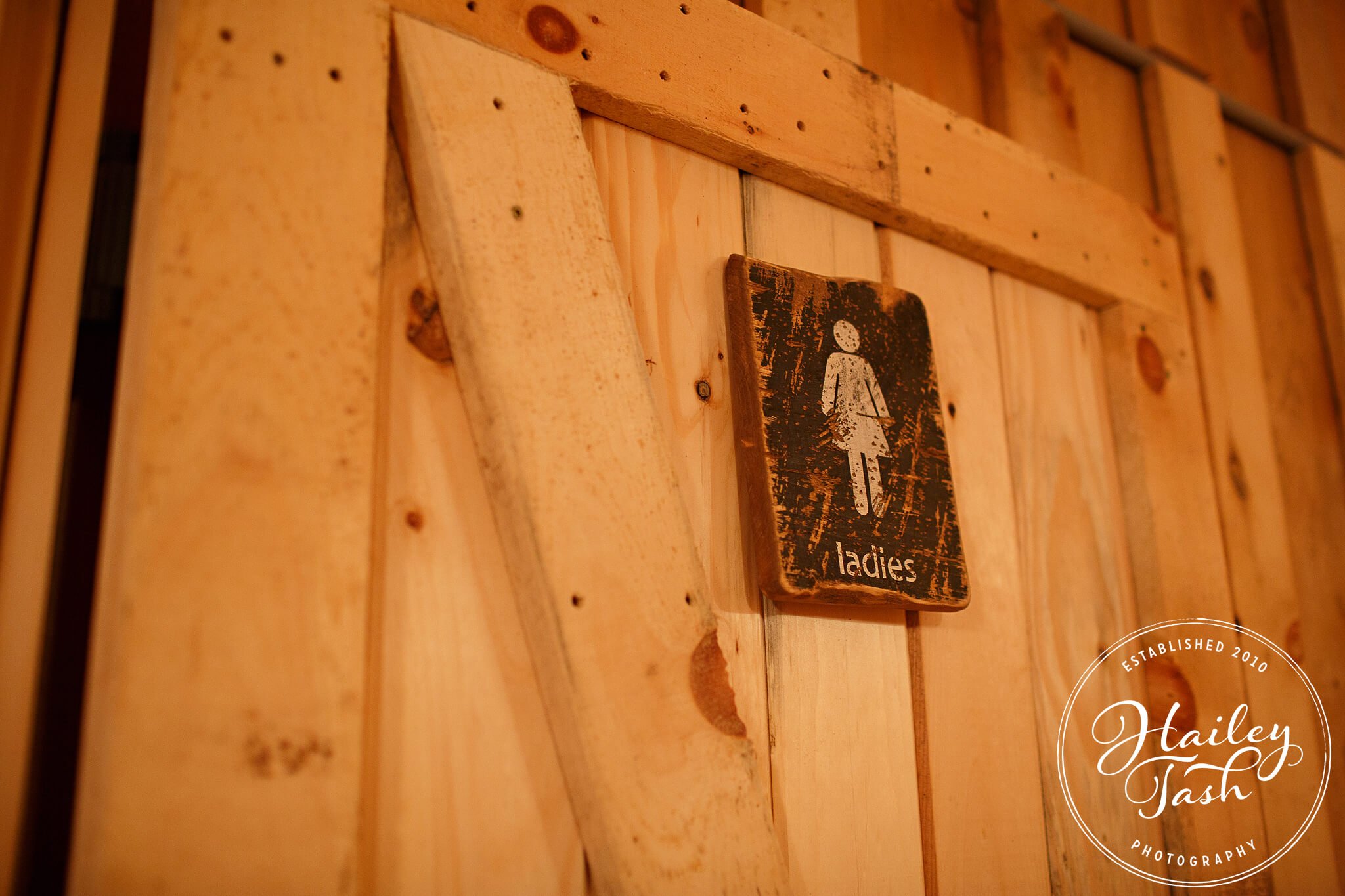 Maine Barn Wedding venue with Bathrooms