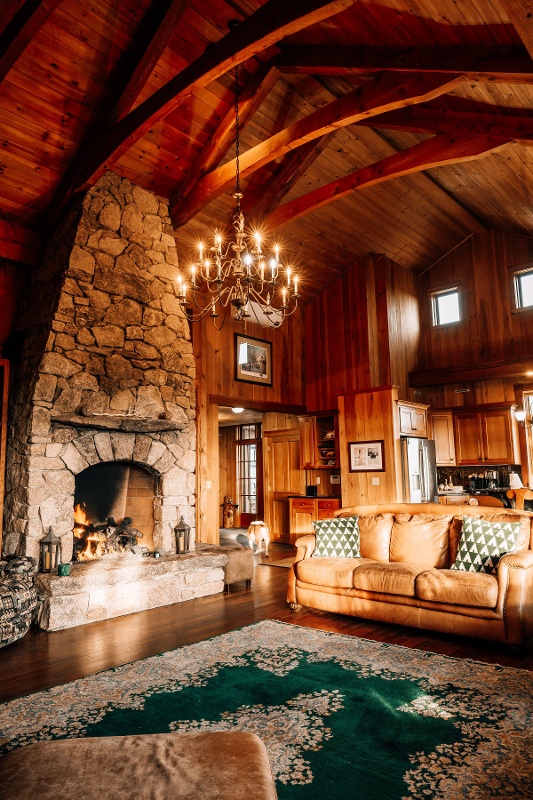 maine wedding venue with lodge
