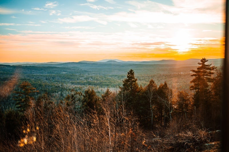 scenic mountain lodge in maine