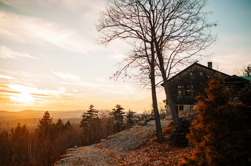 large maine mountain lodge