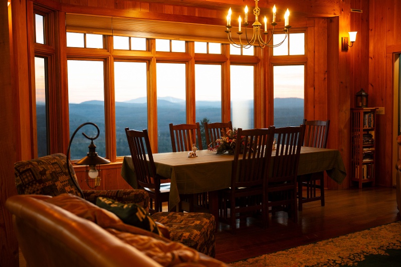 mountain lodge in maine